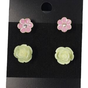 5/10 NWT green and pink flowers earrings